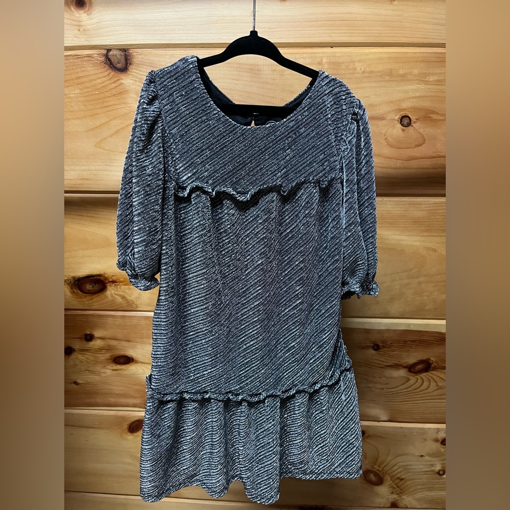 EUC Girls Sparkle Dress - Size 6